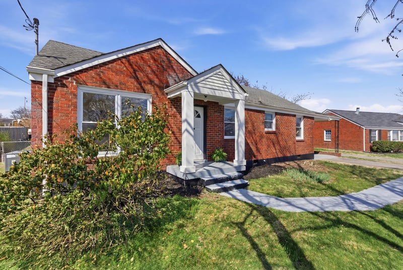 2228 Ravenwood Dr, Nashville, TN 37216