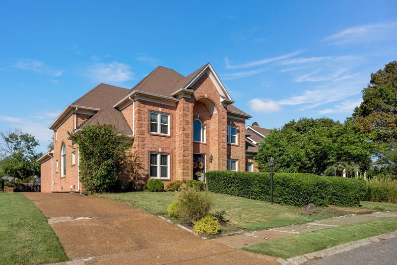 133 N Country Club Dr, Hendersonville, TN 37075