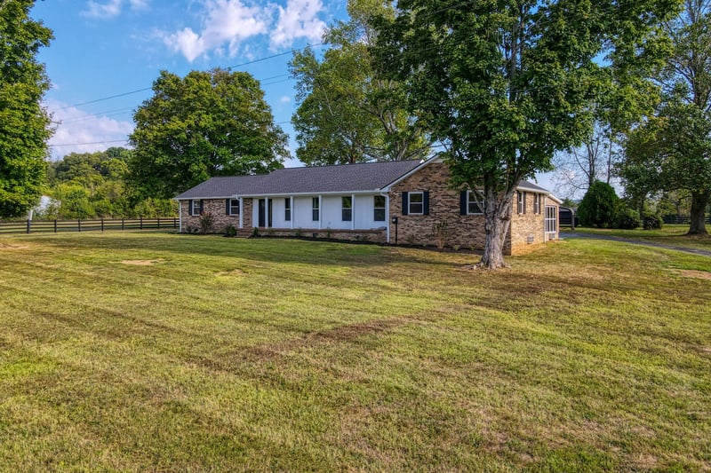 2450 Highway 25 , Cottontown, TN 37048