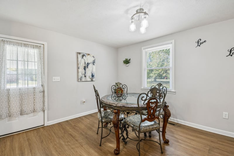 6903 Cooks Ave, Murfreesboro, TN 37129