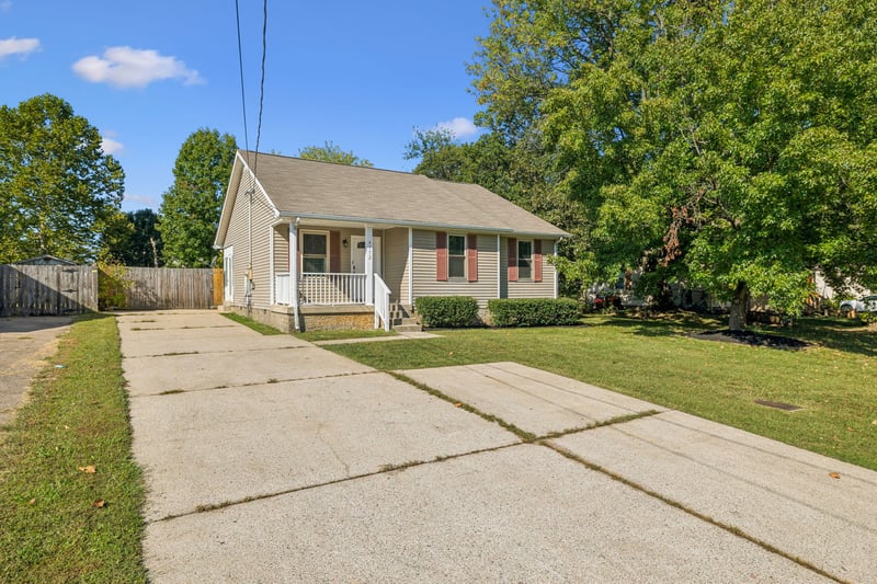 4772 Greystone St, Antioch, TN 37013