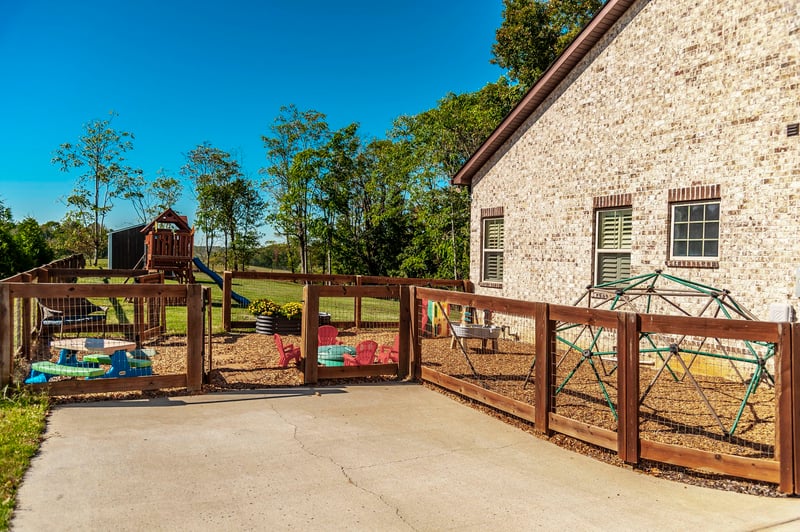 143 W Hester Rd, Cottontown, TN 37048