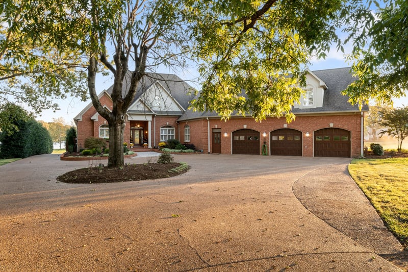 143 Island Dr, Hendersonville, TN 37075