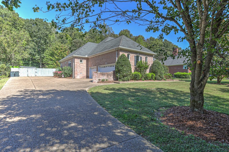 8044 Charlotte Pike, Nashville, TN 37221