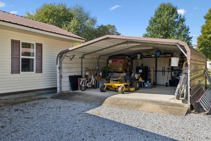 1991 Mosley Ferry Rd, Chapmansboro, TN 37035