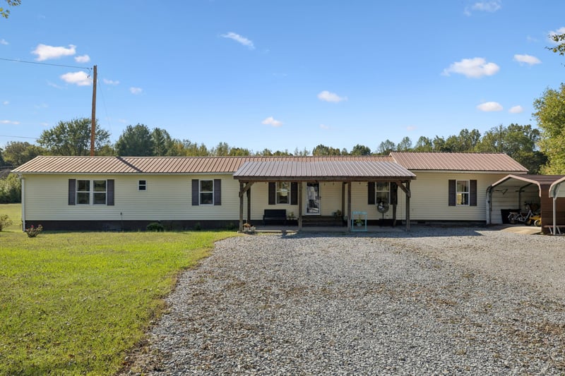 1991 Mosley Ferry Rd, Chapmansboro, TN 37035