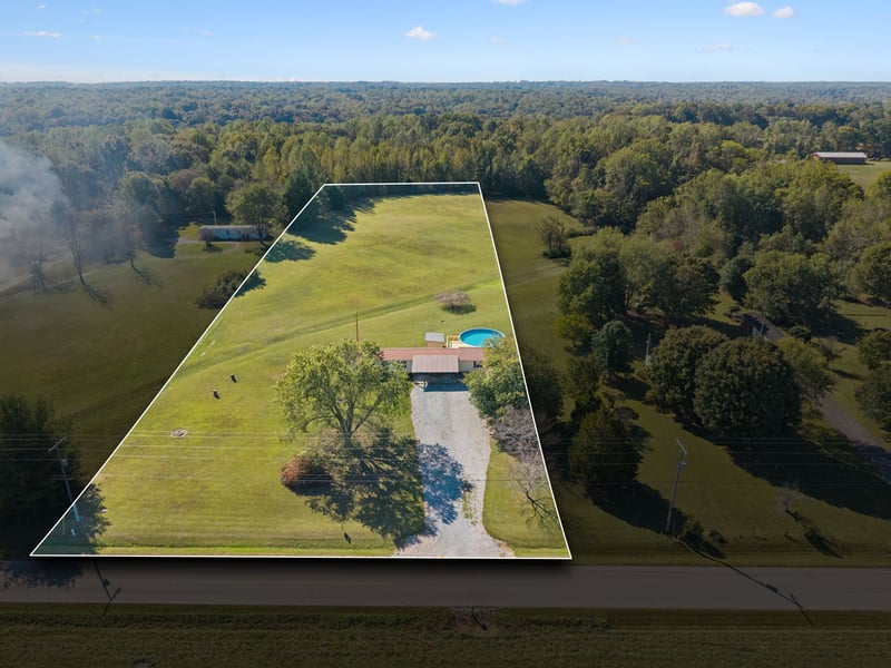 1991 Mosley Ferry Rd, Chapmansboro, TN 37035