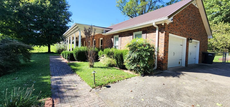 401 Lakeside Dr, Springfield, TN 37172