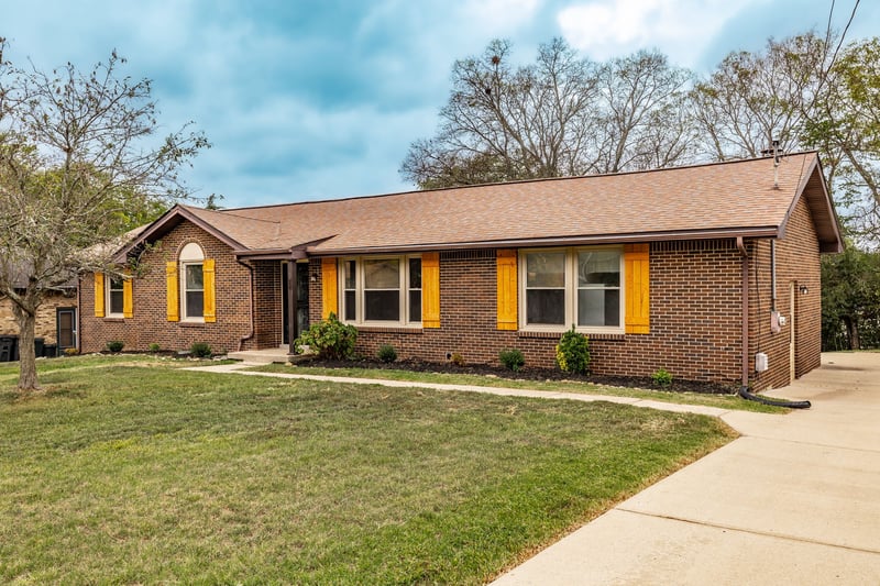 318 Donna Dr, Hendersonville, TN 37075