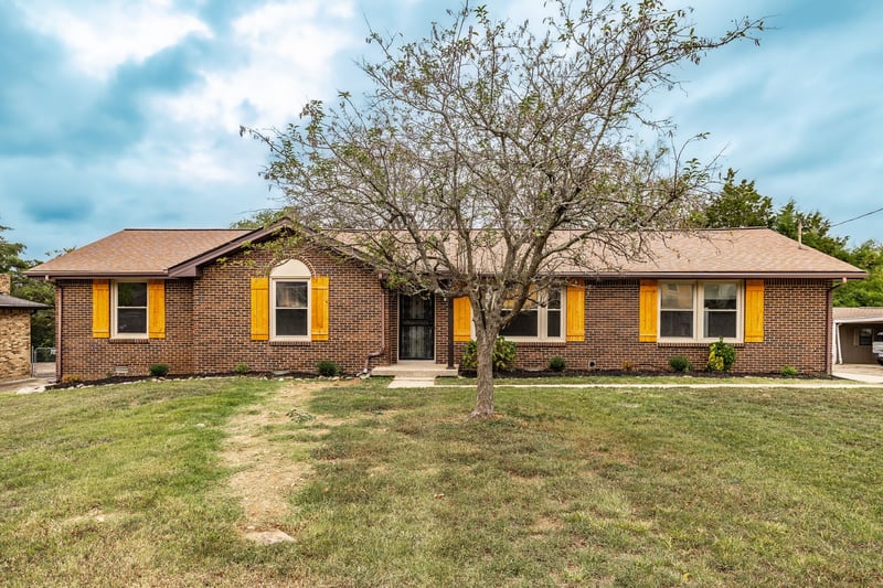 318 Donna Dr, Hendersonville, TN 37075