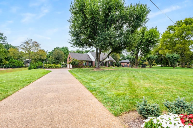 820 Coxboro Dr, Brentwood, TN 37027