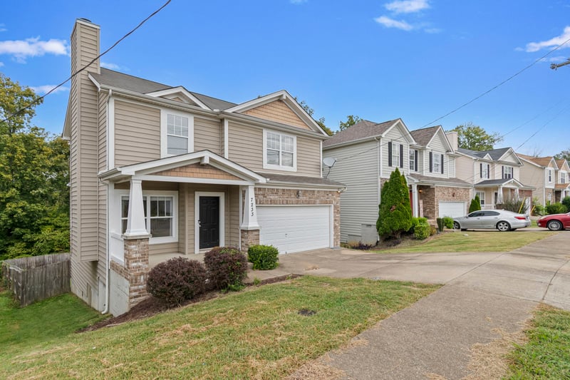 7233 Legacy Dr, Antioch, TN 37013