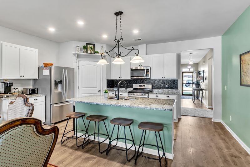 1284 Rosewood Dr, White House, TN 37188