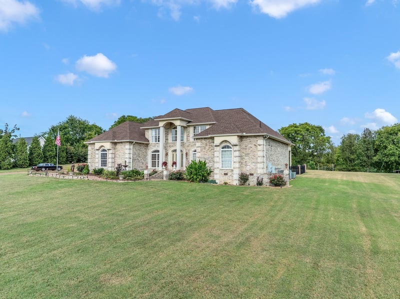 1011 Robertson Rd, Gallatin, TN 37066