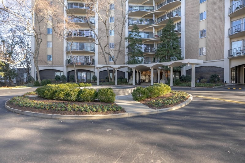 4215 Harding Pike #1203, Nashville, TN 37205