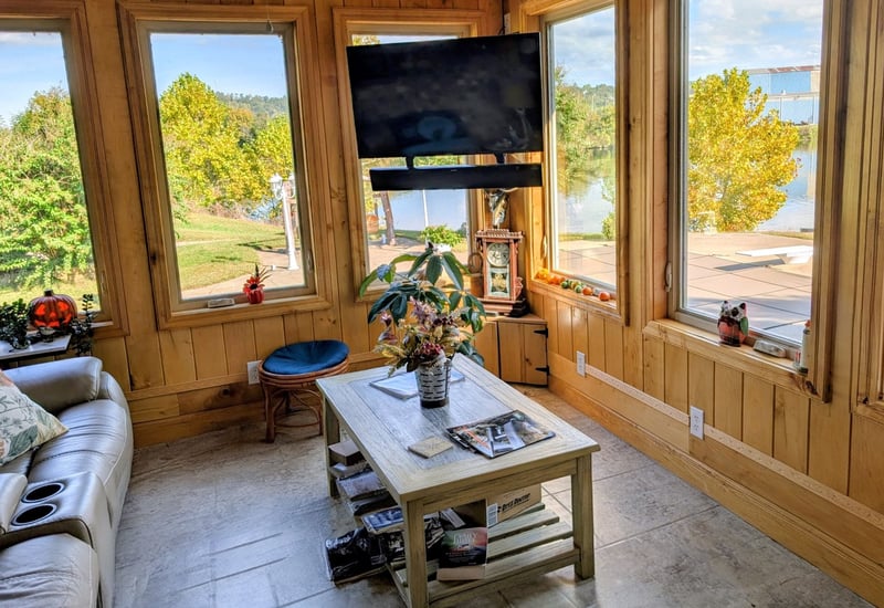 346 Angler Ln, Ashland City, TN 37015