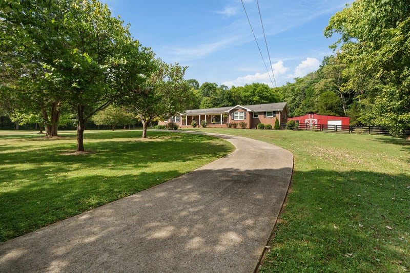 467 Dry Creek Rd, Goodlettsville, TN 37072