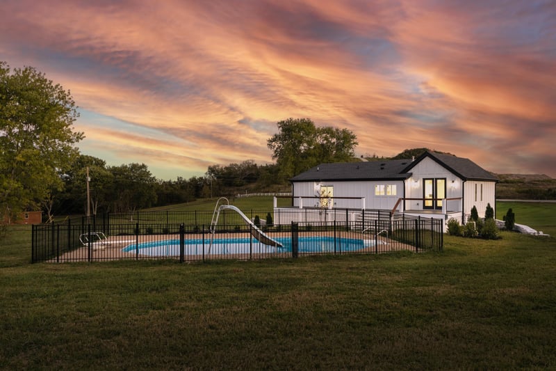 2752 Thompson Station Rd, Thompsons Station, TN 37179