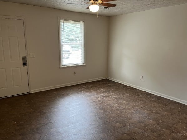 136 N Poole St, Ashland City, TN 37015