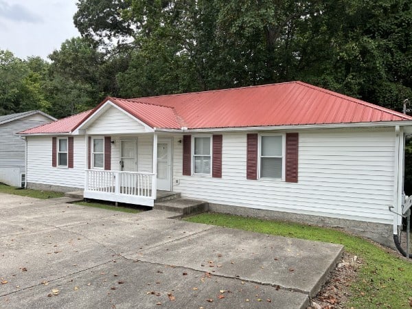 136 N Poole St, Ashland City, TN 37015