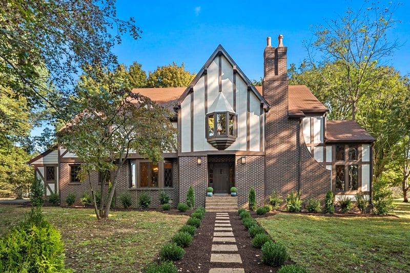 1700 Logan Dr, Columbia, TN 38401