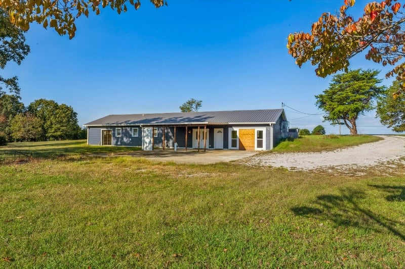 10112 Old Highway 46, Bon Aqua, TN 37025