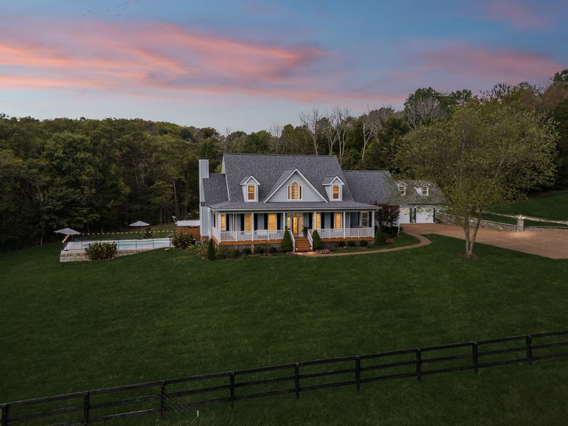 1909 Dr Robinson Rd, Spring Hill, TN 37174