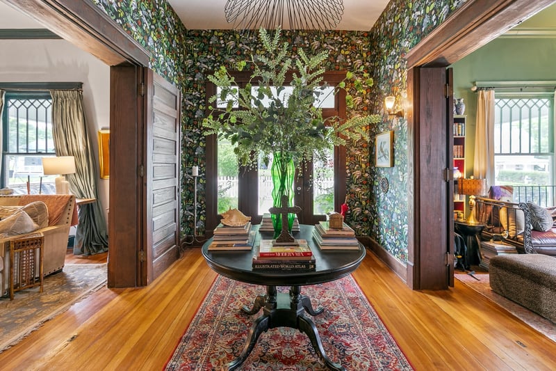 1115 S High St, Columbia, TN 38401