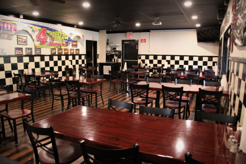 912 Riverside Dr, Columbia, TN 38401