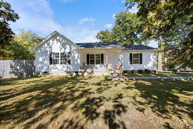 1318 Yellow Creek Rd, Dickson, TN 37055