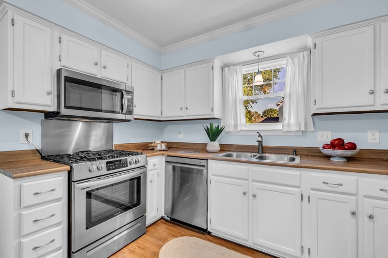 1301 Carriage Park Dr, Franklin, TN 37064