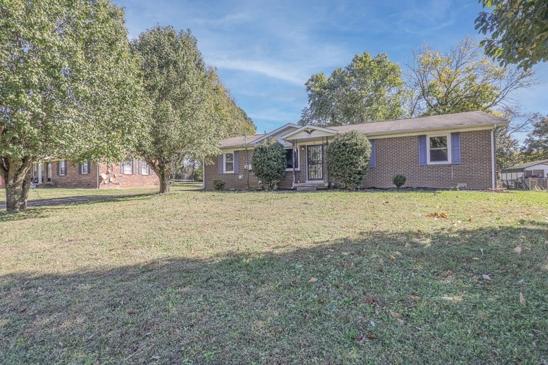 106 Oak Park Dr, Columbia, TN 38401