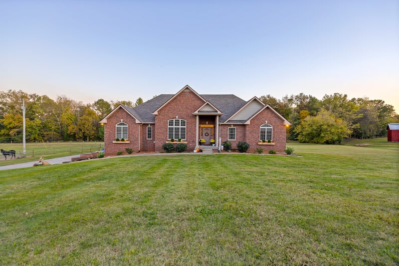 8283 Highway 52 , Orlinda, TN 37141