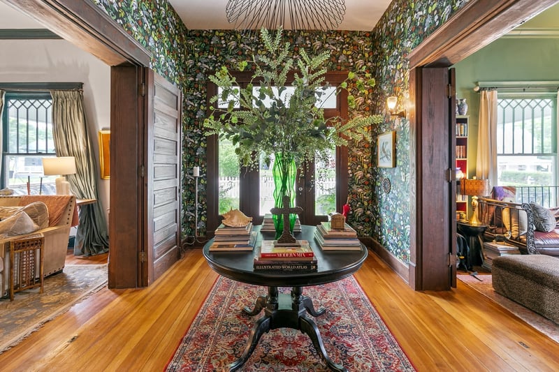 1115 S High St, Columbia, TN 38401