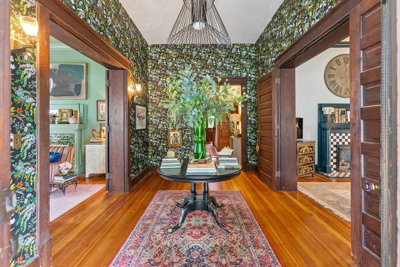 1115 S High St, Columbia, TN 38401