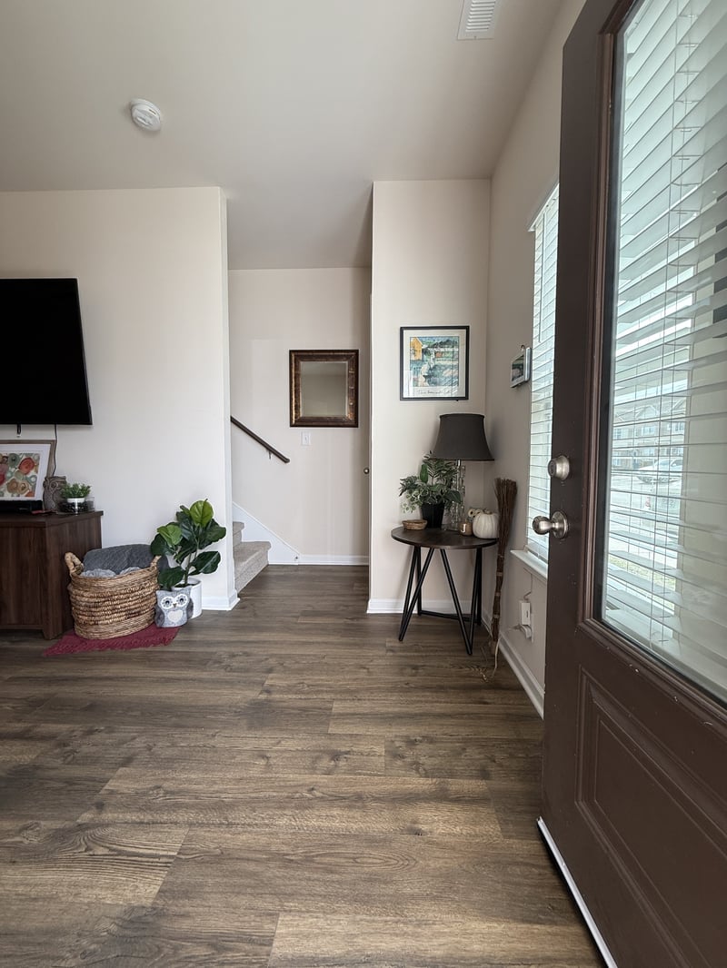 8074 Logan Dr, La Vergne, TN 37086