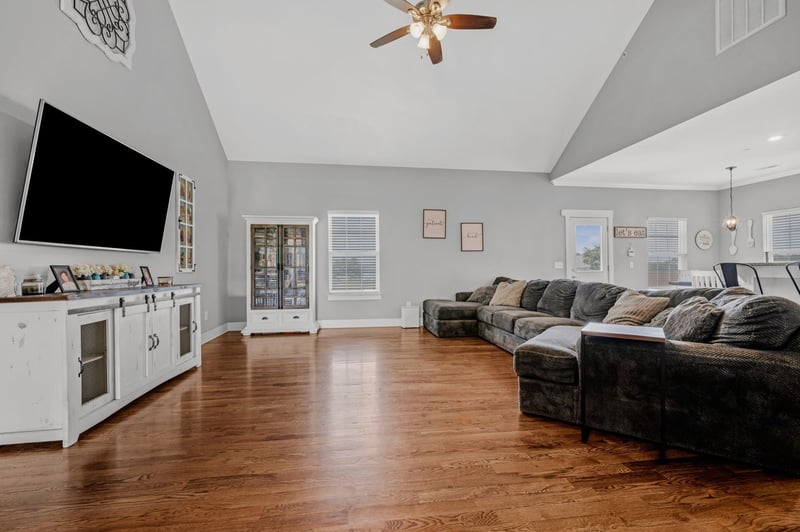 1021 Tulip Dr, Ashland City, TN 37015