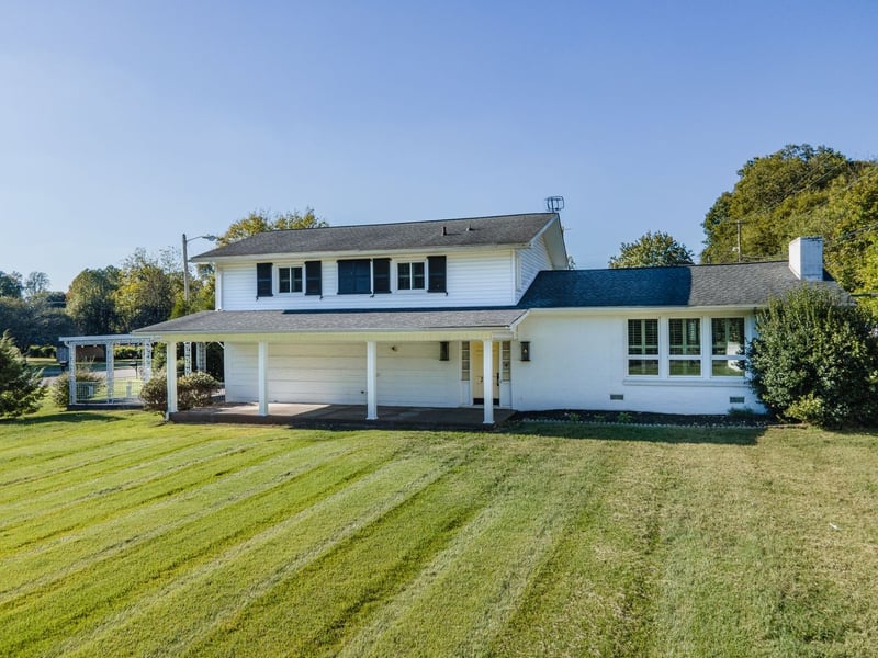 2910 Brookside Dr, Columbia, TN 38401