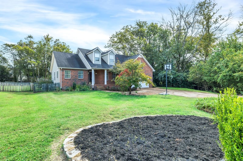 2812 Curacao Ln, Thompsons Station, TN 37179