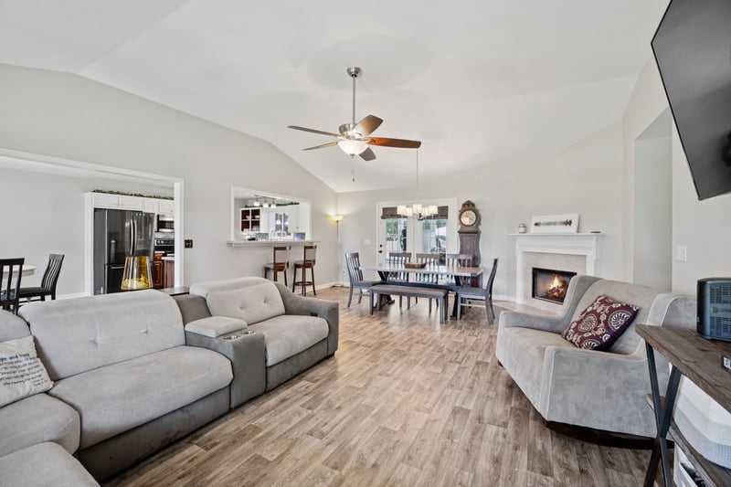 1904 Digg Ct, Columbia, TN 38401