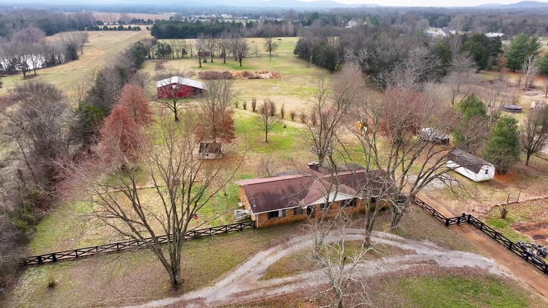 6421 Woodfin Rd, Christiana, TN 37037