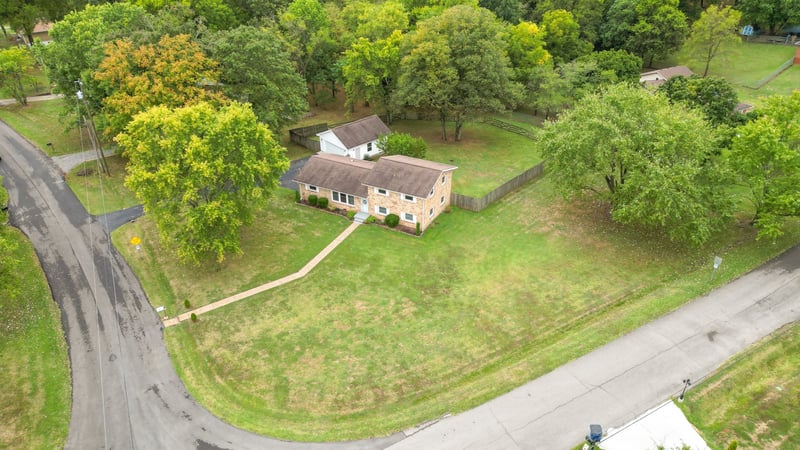 401 Rosehill Ct, Goodlettsville, TN 37072