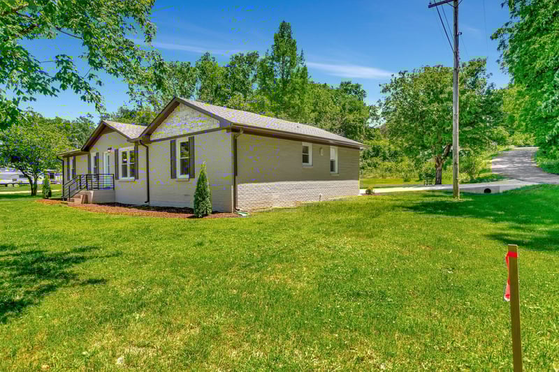 2622 Owens Dr, Santa Fe, TN 38482