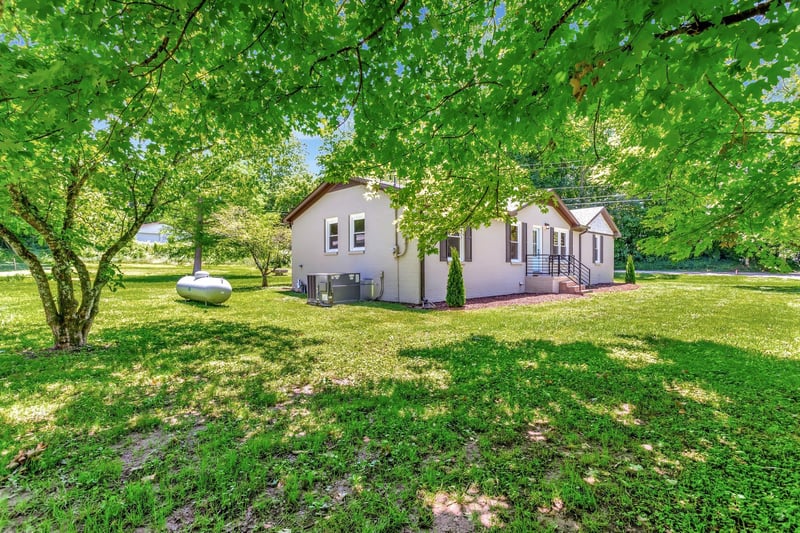 2622 Owens Dr, Santa Fe, TN 38482