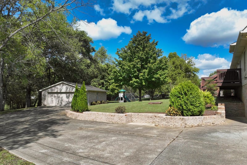 1007 Newmans Trl, Hendersonville, TN 37075