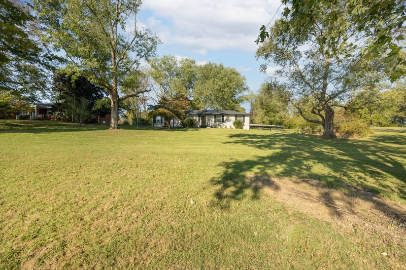 1015 Lockertsville Rd, Ashland City, TN 37015