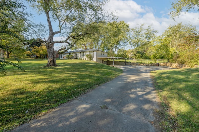 1015 Lockertsville Rd, Ashland City, TN 37015