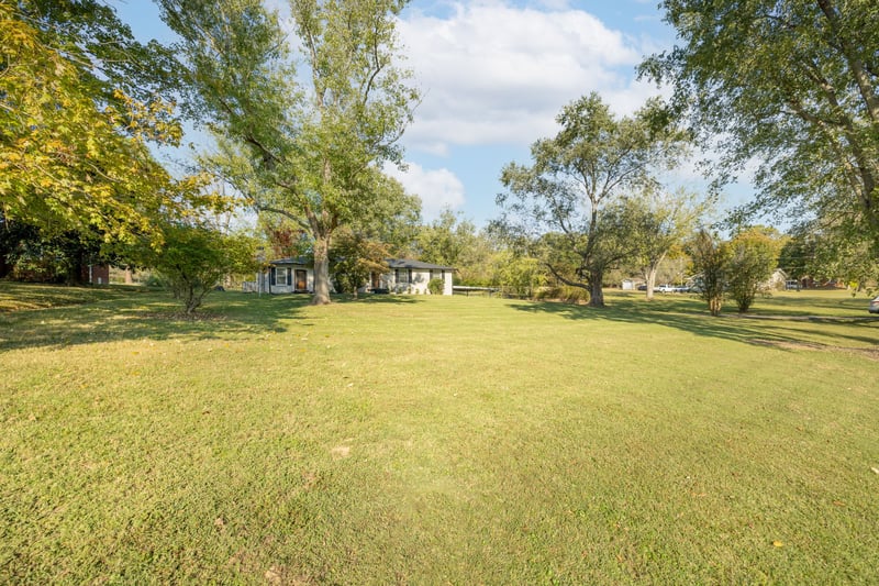 1015 Lockertsville Rd, Ashland City, TN 37015