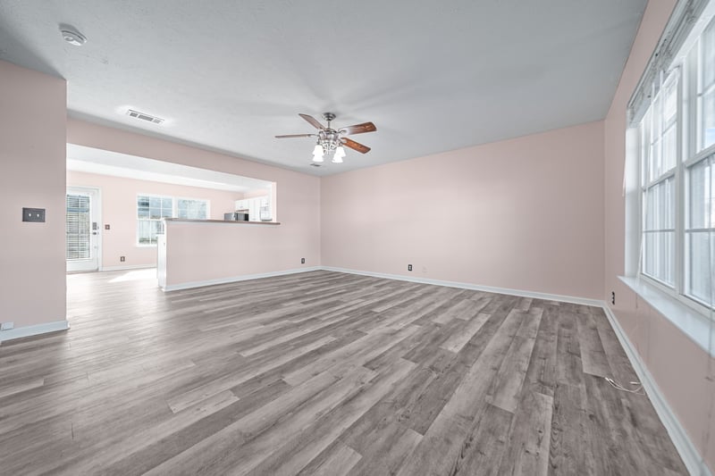 4012 Rg Buchanan Dr, La Vergne, TN 37086