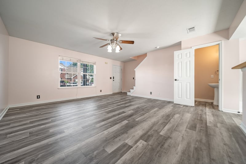 4012 Rg Buchanan Dr, La Vergne, TN 37086